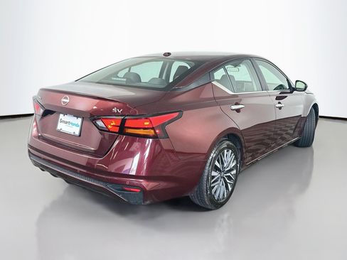 Used 2024 Nissan Altima 2.5 SV FWD image 7