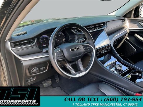 Used 2022 Jeep Grand Cherokee L Limited w/ Black Appearance Package AWD/4WD image 14