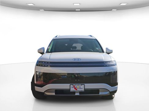New 2026 Hyundai Ioniq 9 SEL image 2