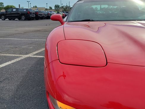 Used 2004 Chevrolet Corvette Coupe w/ Roof Package RWD image 7