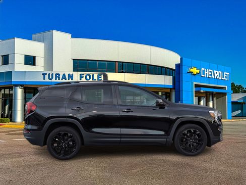 Used 2022 GMC Terrain SLE w/ Driver Convenience Package image 6