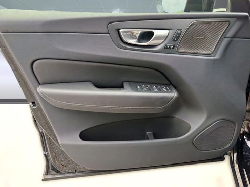 Certified 2023 Volvo XC60 B5 Ultimate w/ Climate Package FWD image 21