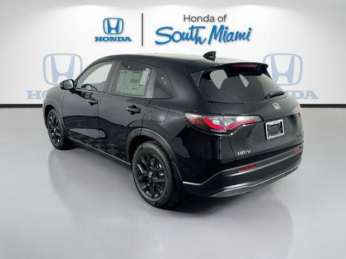 Used 2025 Honda HR-V Sport image 4