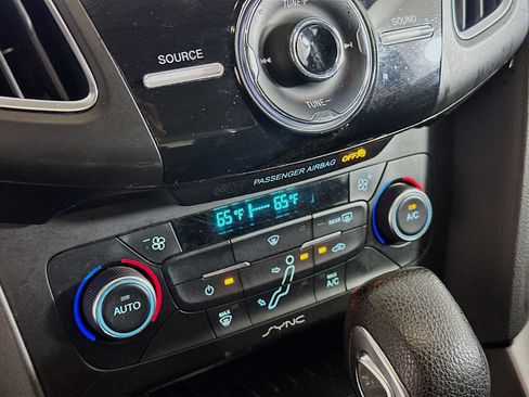 Used 2017 Ford Focus SEL image 23