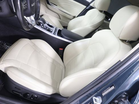 Used 2023 Kia Stinger GT2 image 10