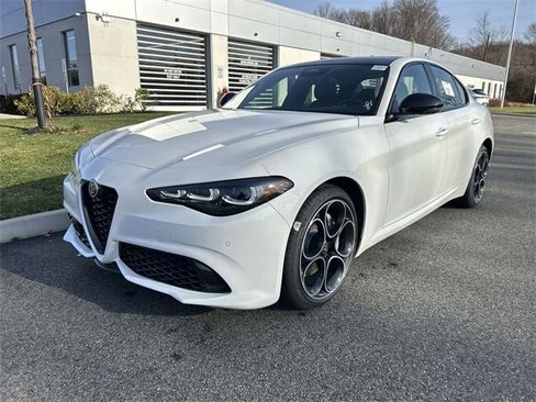 New 2025 Alfa Romeo Giulia AWD w/ Driving Assist Package image 4