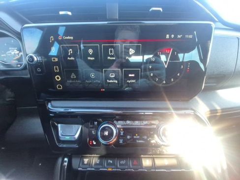 Used 2024 GMC Sierra 3500 AT4 w/ Technology Package image 27