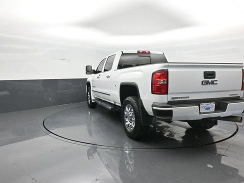 Used 2019 GMC Sierra 2500 Denali image 5