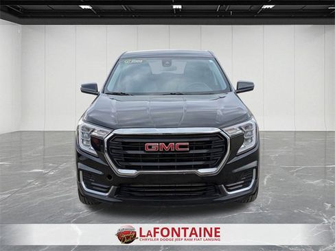 Used 2024 GMC Terrain SLE image 8