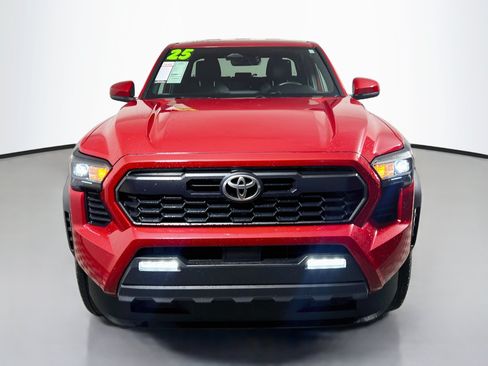 Used 2025 Toyota Tacoma TRD Off-Road AWD/4WD image 11