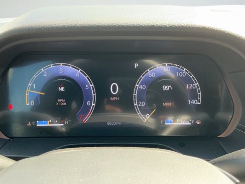 Used 2025 Jeep Grand Cherokee Laredo X RWD image 12