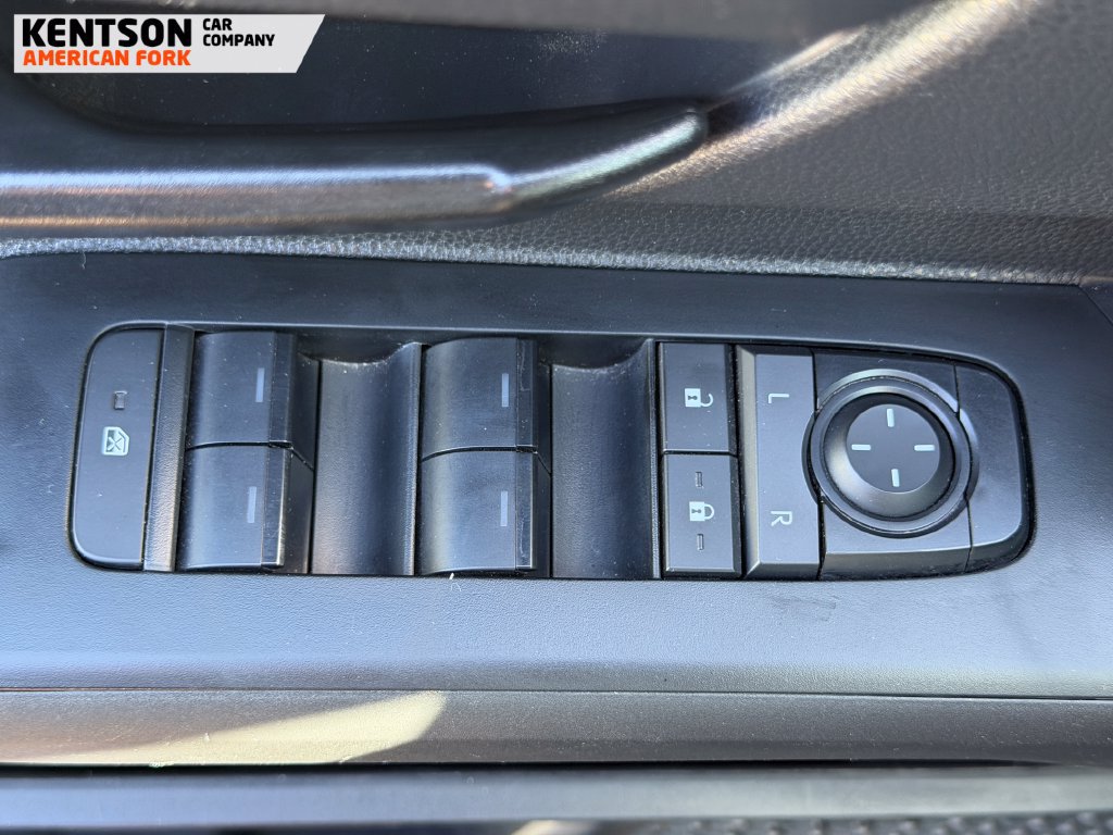 Used 2025 Toyota Tacoma SR5 AWD/4WD image 20