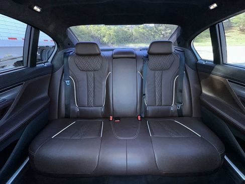 Used 2016 BMW 750i xDrive AWD/4WD image 46