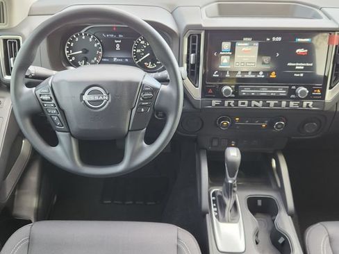 Used 2026 Nissan Frontier SV w/ Tow Package RWD image 25