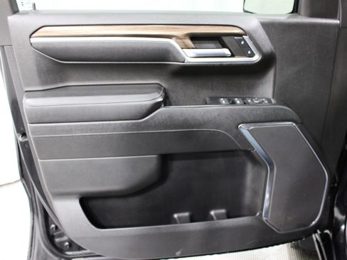 Used 2023 Chevrolet Silverado 1500 LT Trail Boss w/ Protection Package AWD/4WD image 6