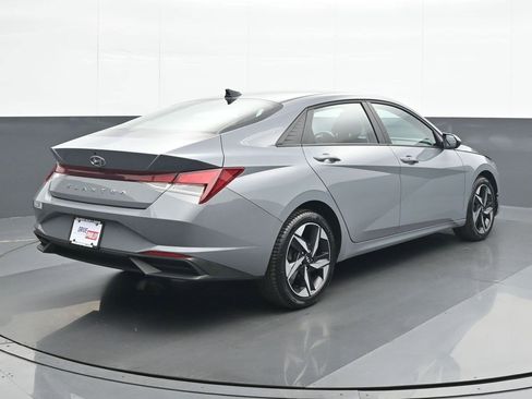 Used 2023 Hyundai Elantra SEL w/ Convenience Package image 6
