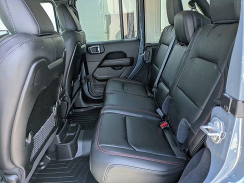 Certified 2026 Jeep Wrangler Unlimited Rubicon AWD/4WD image 11