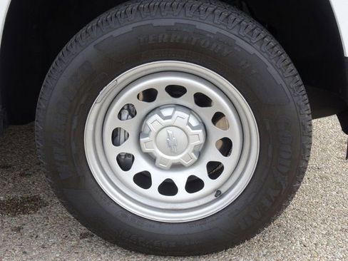 Used 2024 Chevrolet Colorado W/T RWD image 28