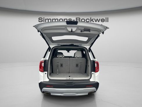 Used 2023 GMC Acadia SLT image 14