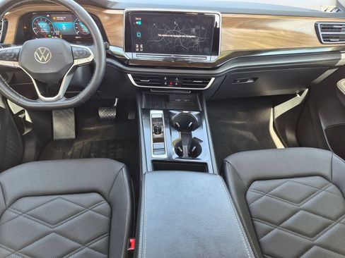 Used 2025 Volkswagen Atlas SE FWD image 22