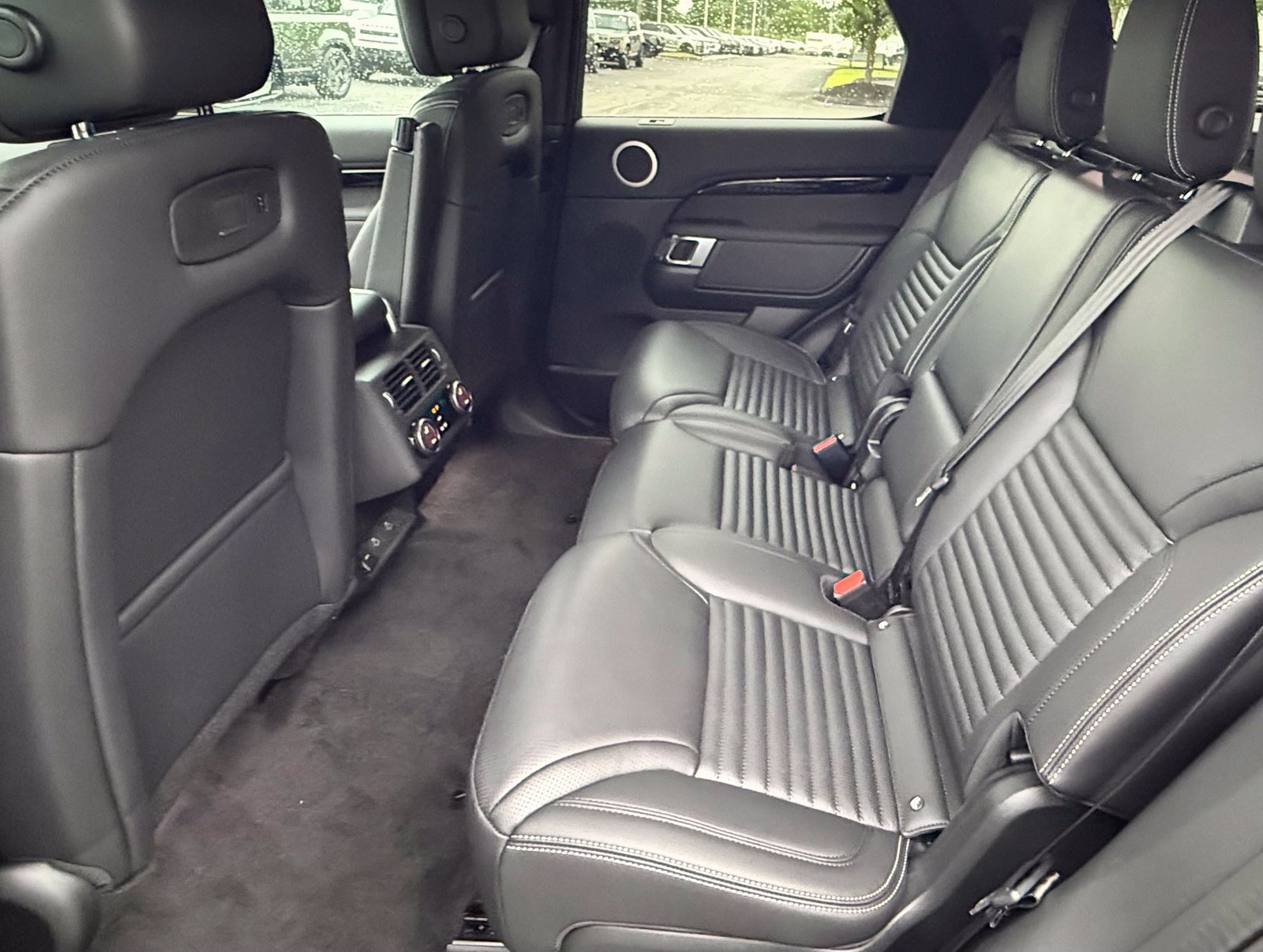 New 2026 Land Rover Discovery S AWD/4WD image 15