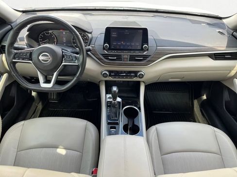 Used 2022 Nissan Altima 2.5 Platinum image 11