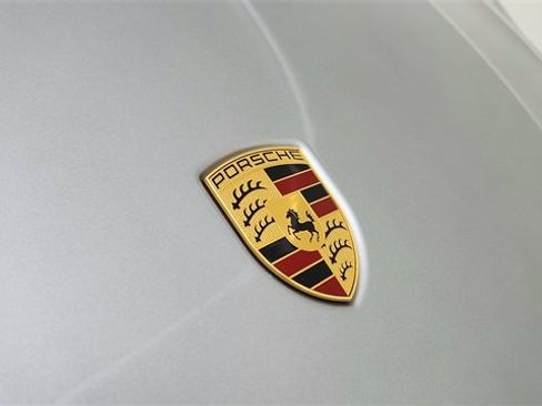 Used 2024 Porsche Macan w/ Premium Plus Package image 16