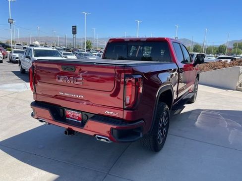 Used 2025 GMC Sierra 1500 AT4 w/ AT4 Premium Package AWD/4WD image 5