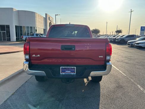 Used 2019 Toyota Tacoma SR5 AWD/4WD image 6