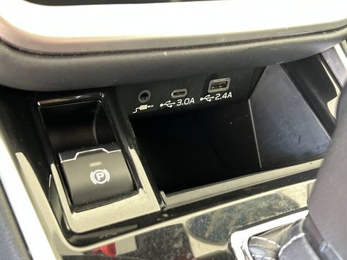 Certified 2023 Subaru Outback Limited AWD/4WD image 36