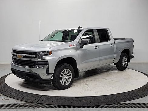 Used 2019 Chevrolet Silverado 1500 LT w/ All-Star Edition AWD/4WD image 3