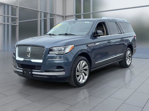 Used 2023 Lincoln Navigator L Reserve image 1