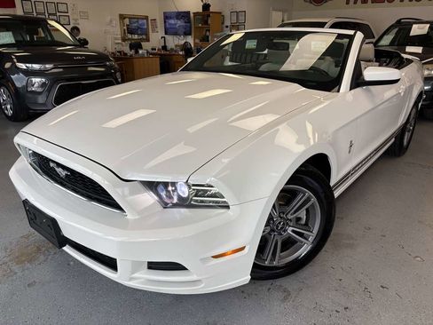 Used 2013 Ford Mustang Premium image 16