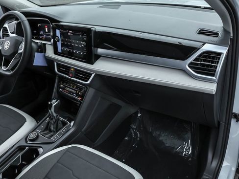 New 2026 Volkswagen Taos SE AWD/4WD image 39