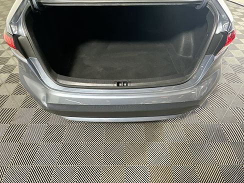Used 2021 Toyota Corolla LE FWD image 30