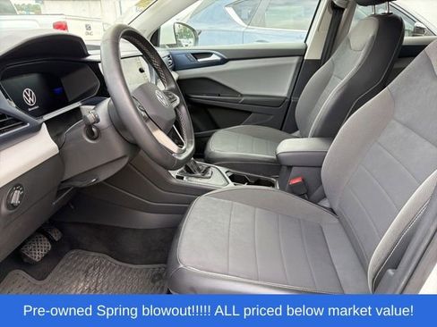 Used 2022 Volkswagen Taos SE w/ Driver Assistance Package FWD image 15