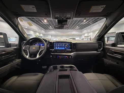Certified 2025 Chevrolet Silverado 2500 LT w/ Convenience Package image 15