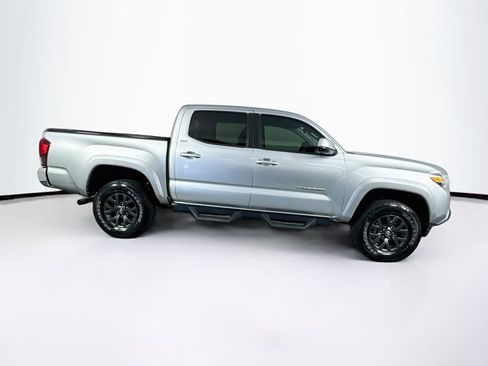 Used 2022 Toyota Tacoma SR5 w/ SR5 Appearance Package (SM) RWD image 11