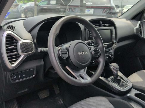 Used 2024 Kia Soul LX w/ Option Group 015 FWD image 10