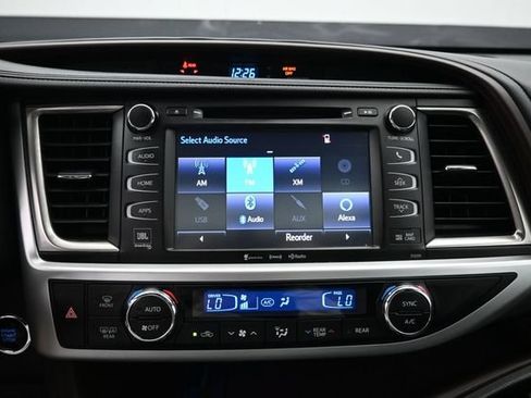 Used 2019 Toyota Highlander Limited AWD/4WD image 14