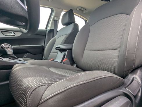 Used 2019 Kia Forte LXS FWD image 19