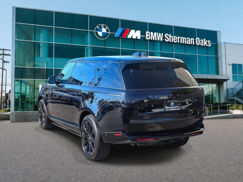 Used 2025 Land Rover Range Rover Long Wheelbase Autobiography AWD/4WD image 6
