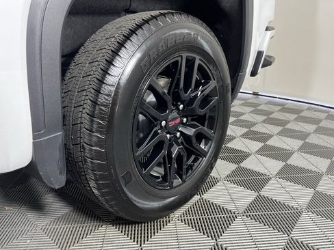 Used 2025 GMC Sierra 1500 Elevation image 5
