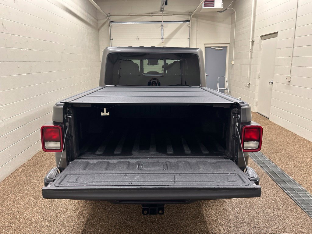 Used 2025 Jeep Gladiator Sport AWD/4WD image 13