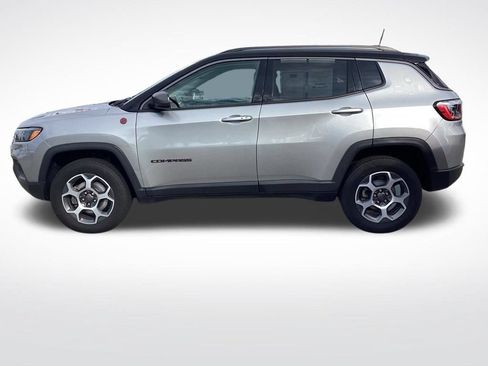 Used 2022 Jeep Compass Trailhawk w/ Trailhawk Convenience Group AWD/4WD image 9