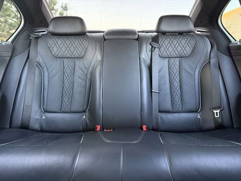 Used 2019 BMW 750i xDrive w/ Executive Package image 43