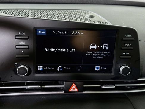 Certified 2023 Hyundai Elantra SE FWD image 7