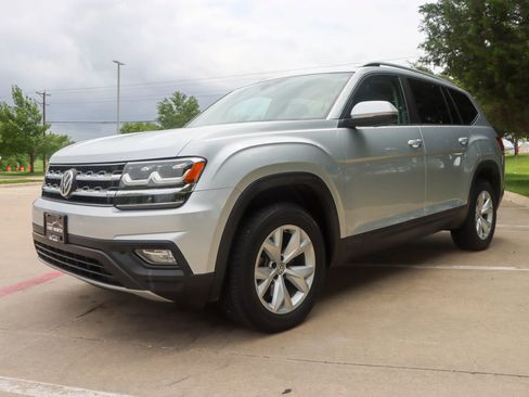 Used 2019 Volkswagen Atlas SE image 3