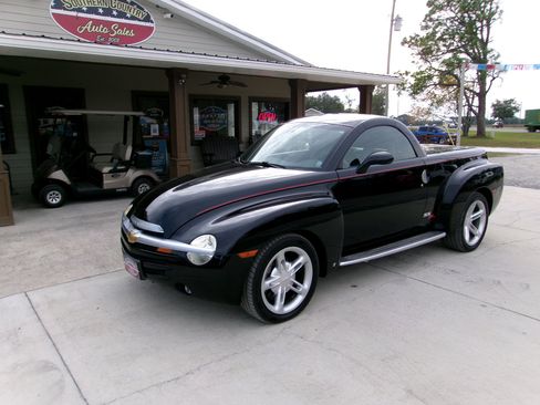 Used 2003 Chevrolet SSR w/ Preferred Equipment Group image 1