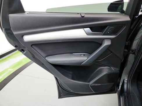 Used 2018 Audi SQ5 Premium Plus w/ Navigation Package image 27